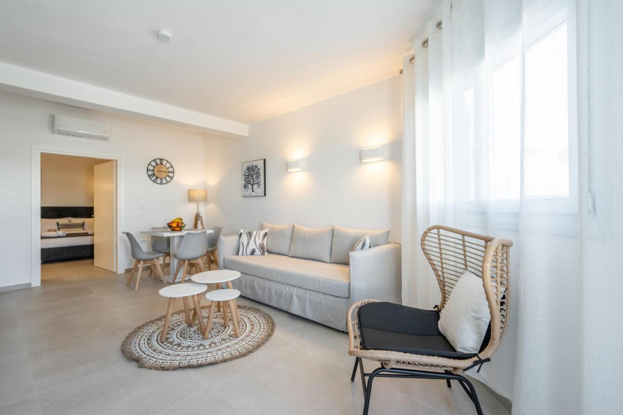 Sn Santorini Apartments Камари Экстерьер фото