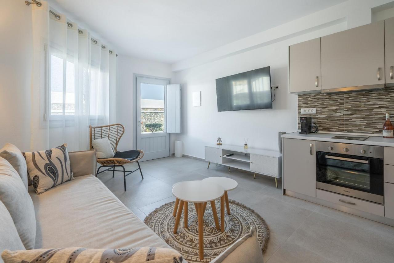 Sn Santorini Apartments Камари Экстерьер фото